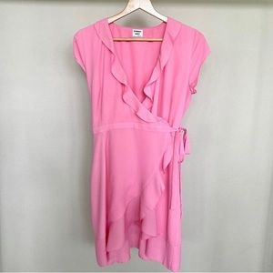 Aritzia Sunday Best Savoy wrap dress. 💗